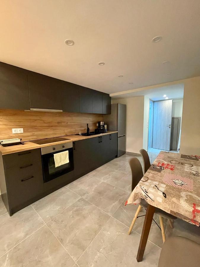 Minimal Two-Floor Apartment Thessaloniki Buitenkant foto