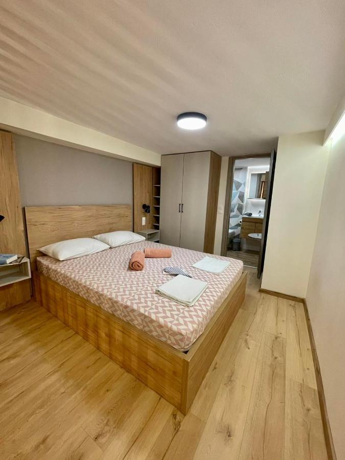Minimal Two-Floor Apartment Thessaloniki Buitenkant foto