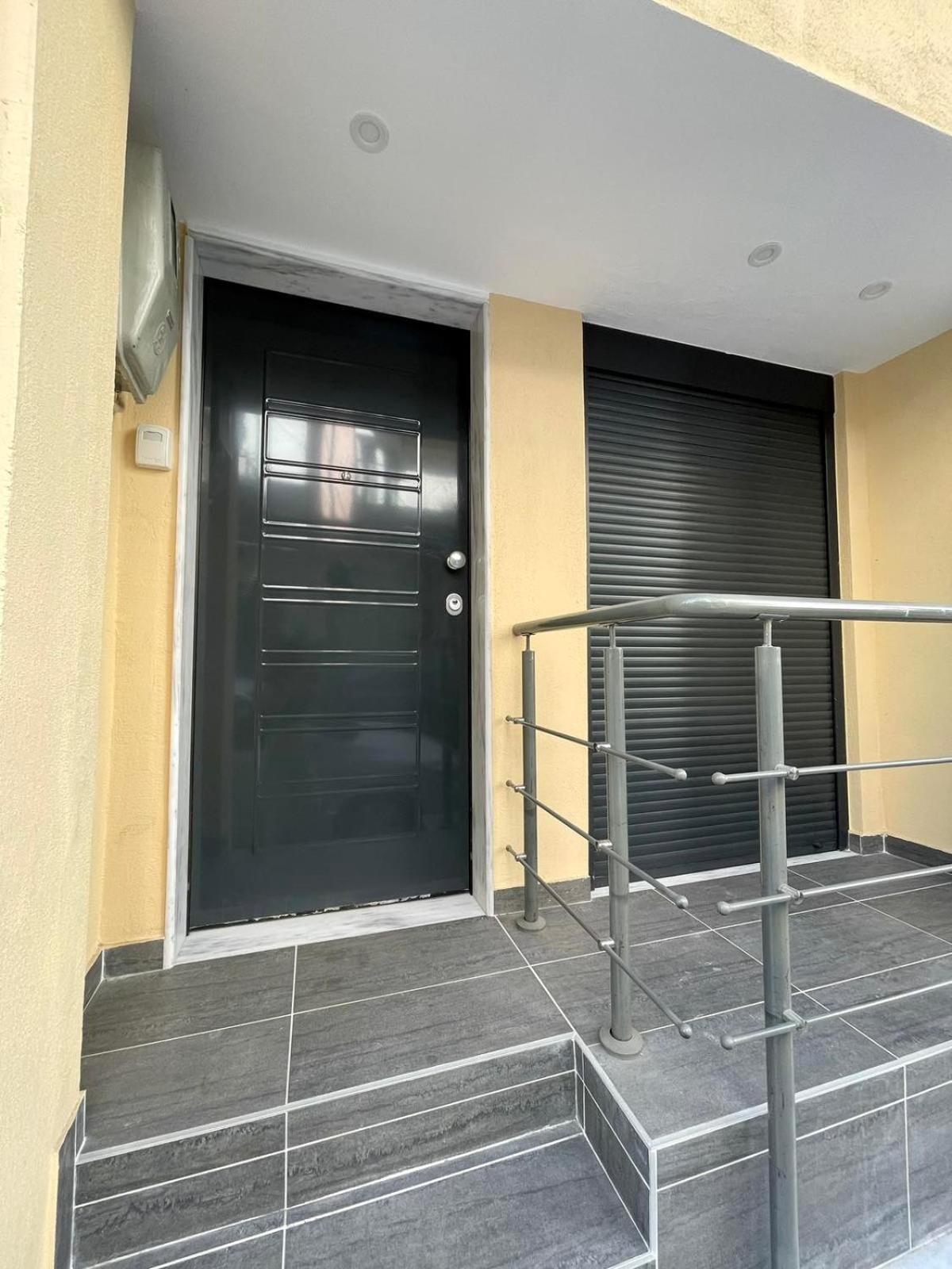 Minimal Two-Floor Apartment Thessaloniki Buitenkant foto